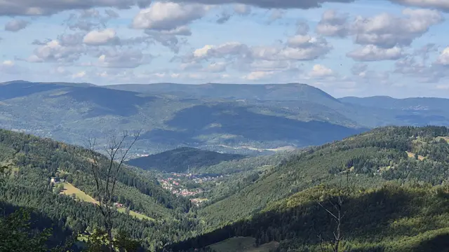 V-Valley and Red-Roof Cluster