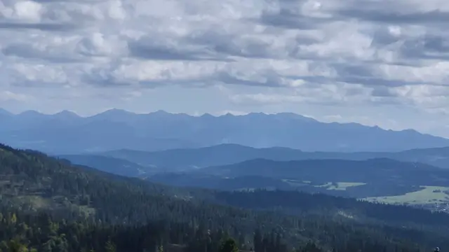 Layered Ridges to Jagged Peaks