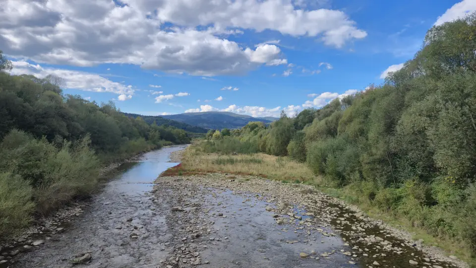 Stony River Corridor to the Hills