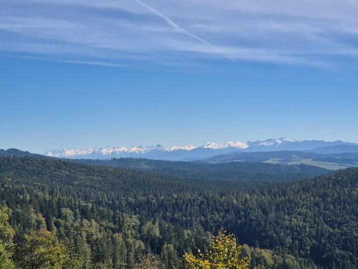 Wide Snow-Peak Panorama